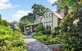 Stonehurst Place Bed & Breakfast